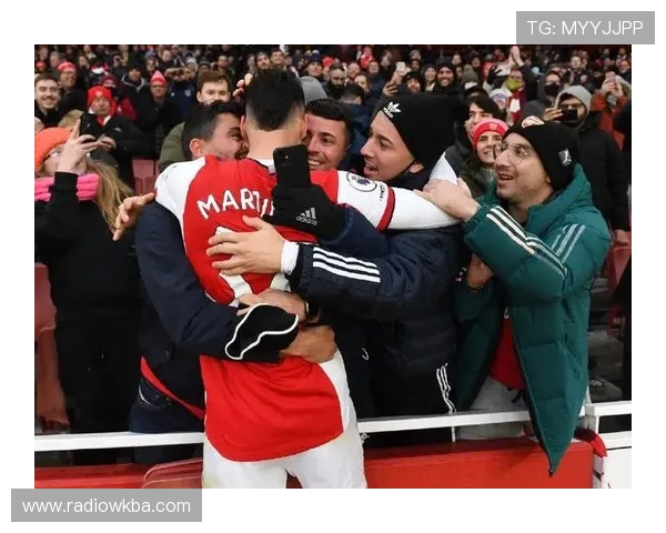 足球精彩盘点：近期赛事亮点与球员表现回顾